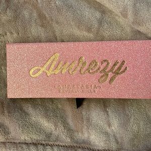 Anastasia Beverly Hills Amrezy eyeshadow palette